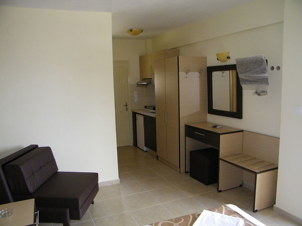 Castro Deluxe Apartment Toroni Exterior photo