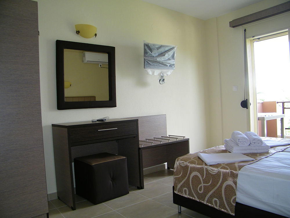 Castro Deluxe Apartment Toroni Exterior photo